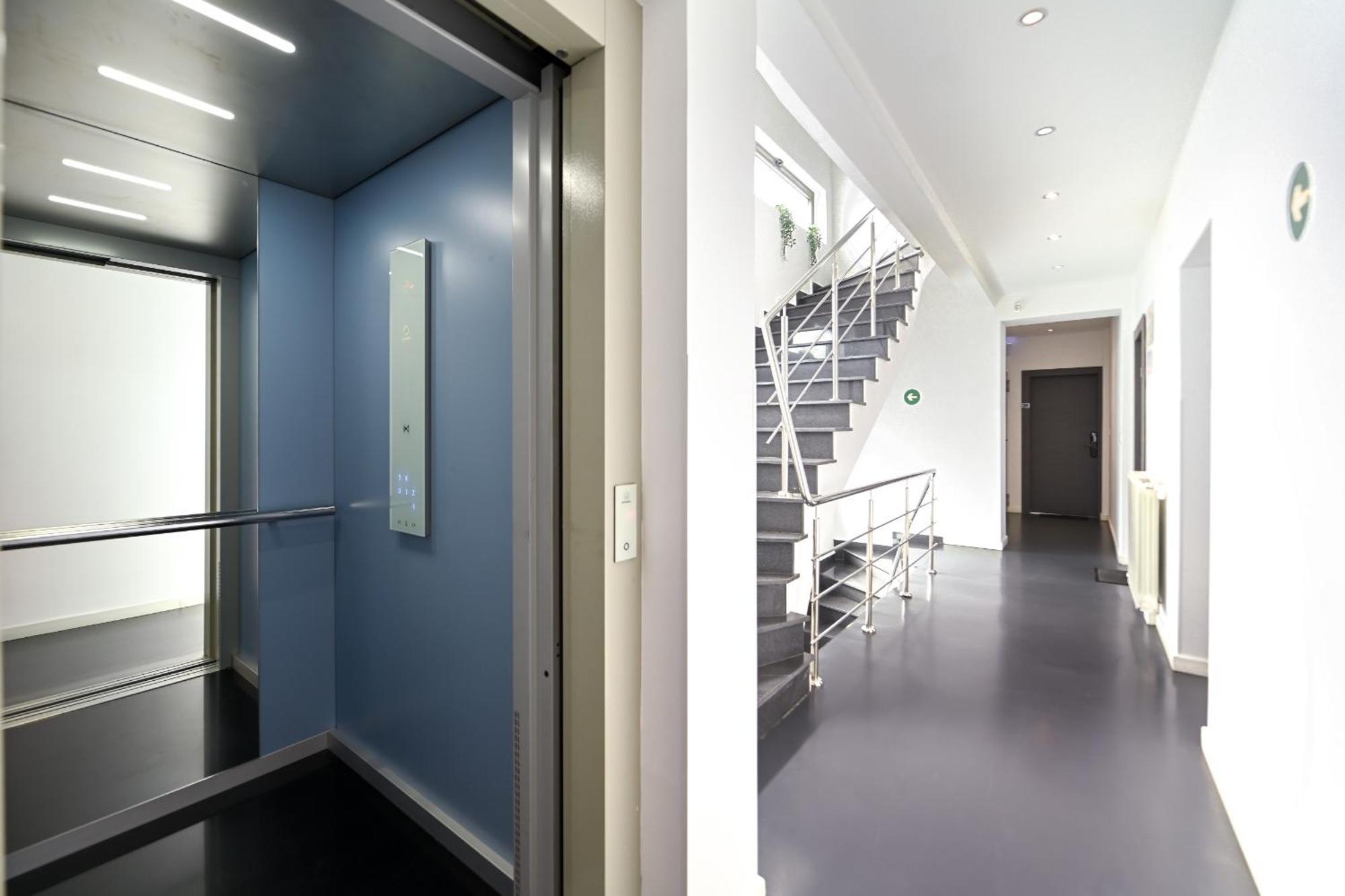 Urban Elegance - Stylish Apartament